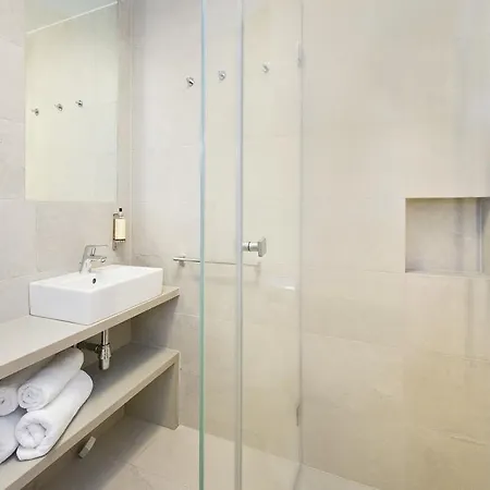 21 Victus By Renters לינה וארוחת בוקר
