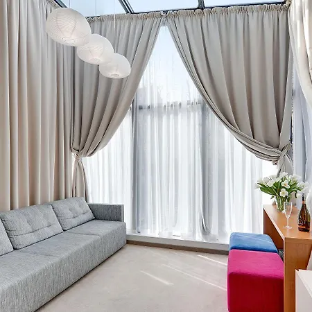 לינה וארוחת בוקר 21 Victus By Renters 3*