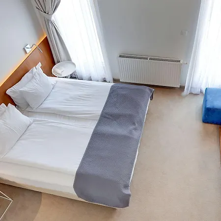 לינה וארוחת בוקר 21 Victus By Renters