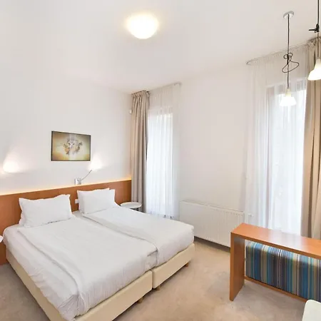 לינה וארוחת בוקר 21 Victus By Renters