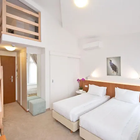 21 Victus By Renters סופוט