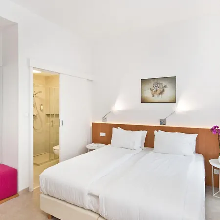 לינה וארוחת בוקר 21 Victus By Renters 3*