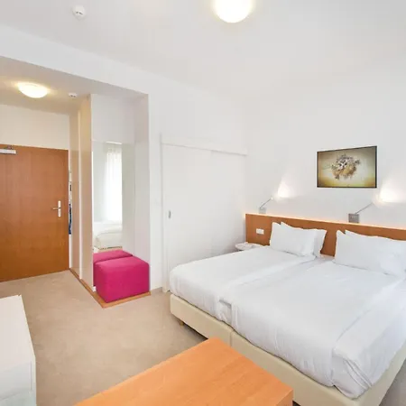 21 Victus By Renters 3*