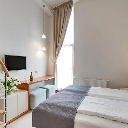 לינה וארוחת בוקר 21 Victus By Renters 3*