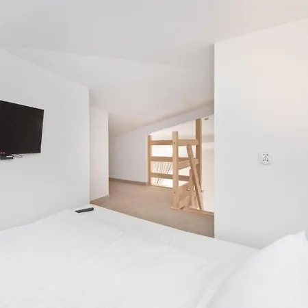 21 Victus By Renters