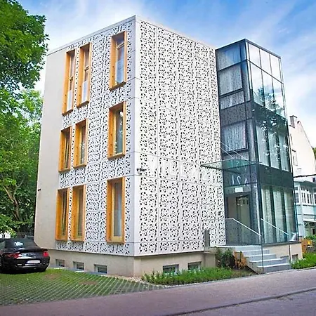 לינה וארוחת בוקר 21 Victus By Renters 3*