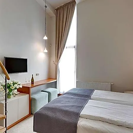21 Victus By Renters לינה וארוחת בוקר