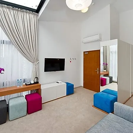 21 Victus By Renters 3*
