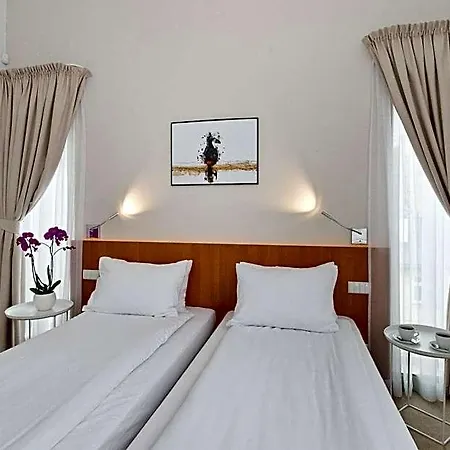 21 Victus By Renters סופוט