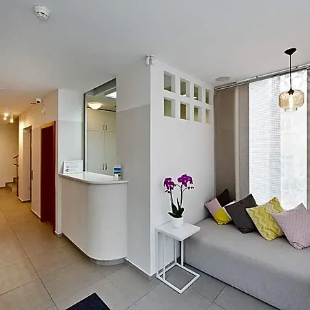 21 Victus By Renters 3*