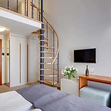 21 Victus By Renters לינה וארוחת בוקר