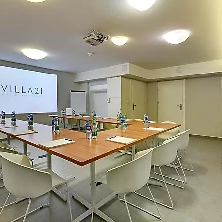 21 Victus By Renters 3* סופוט