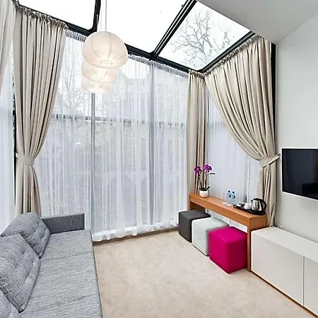 21 Victus By Renters לינה וארוחת בוקר