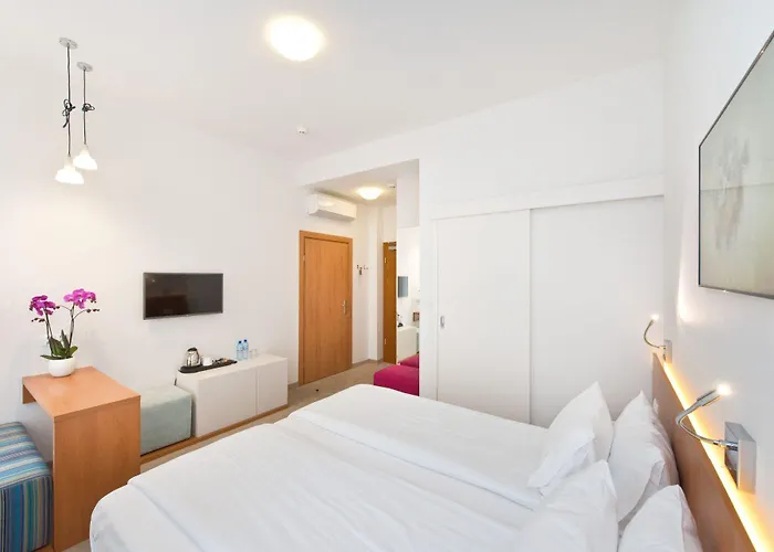 Bed & Breakfast 21 By Victus